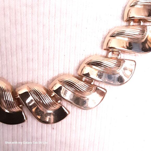 Statement Choker Necklace Gold Tone Chunky Links - Picture 2 of 12